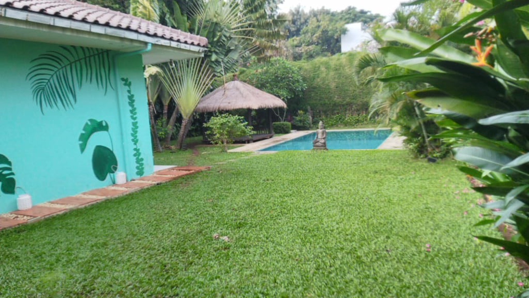 Turun Harga Rumah Tanah Luas di Kemang Barat Jaksel ada Pool
