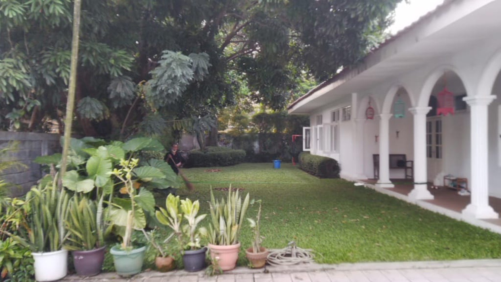 Turun Harga Rumah Tanah Luas di Kemang Barat Jaksel ada Pool