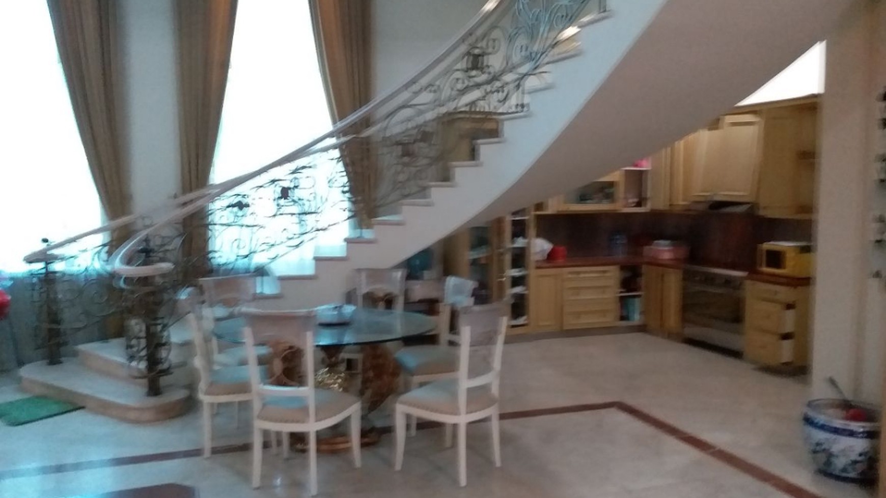 Rumah mewah dijual cepat dan murah