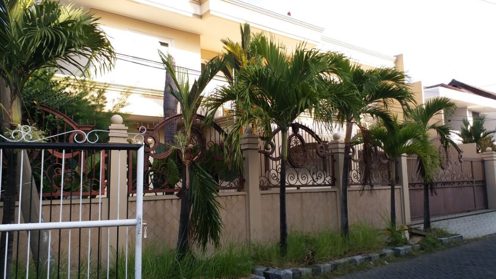 Rumah mewah dijual cepat dan murah