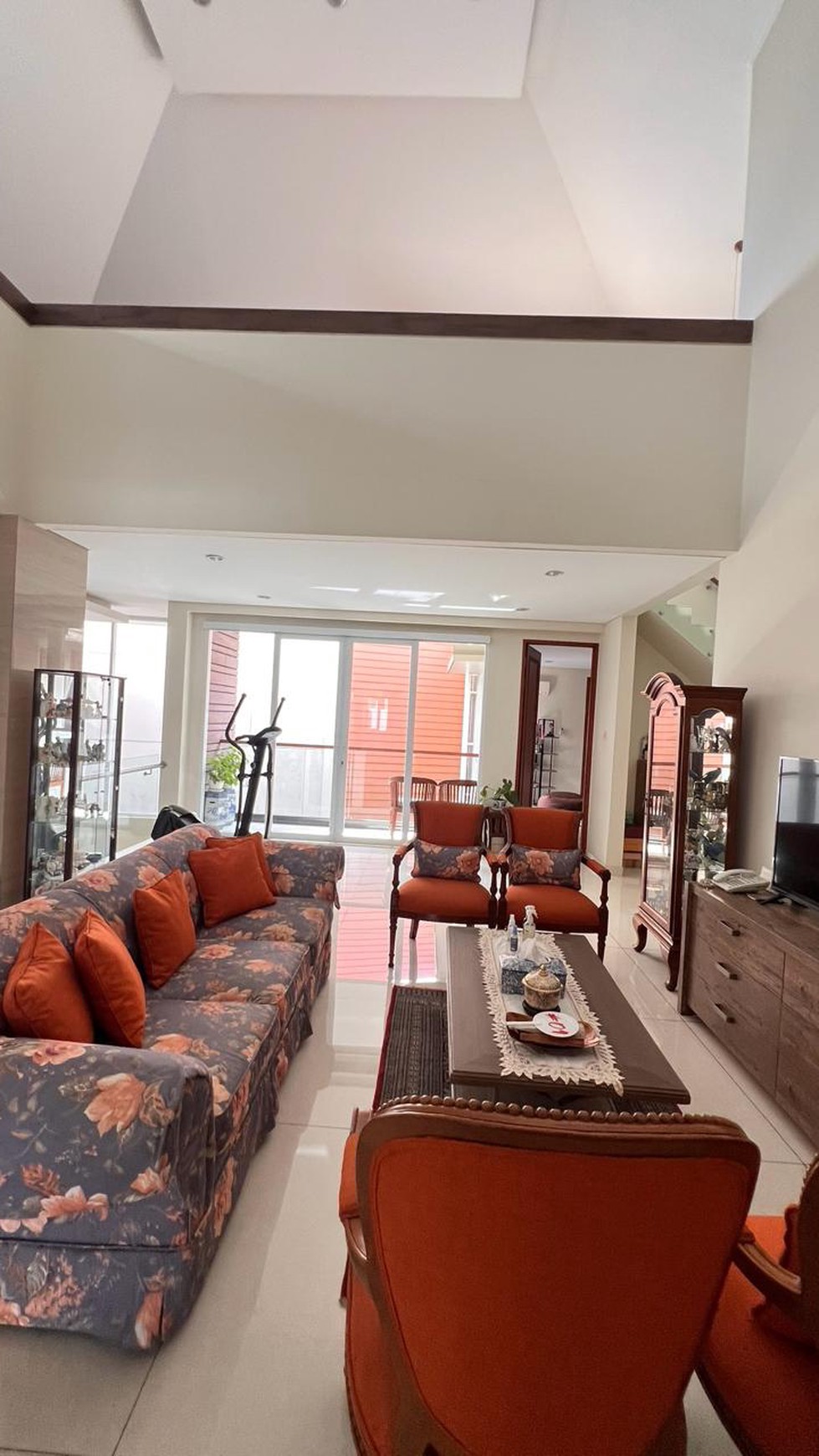 Rumah Hitung Tanah Area Cipete