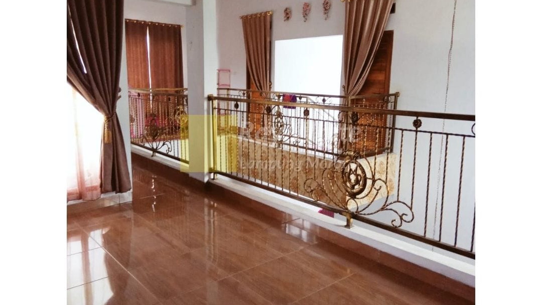 Dijual Rumah dua lantai st