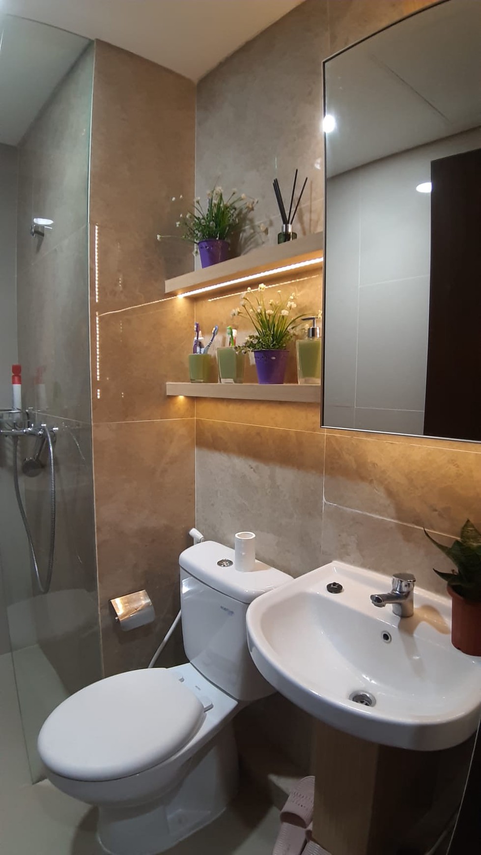 Rumah Bagus,dalam ruangan rapih di Bintaro Tangsel