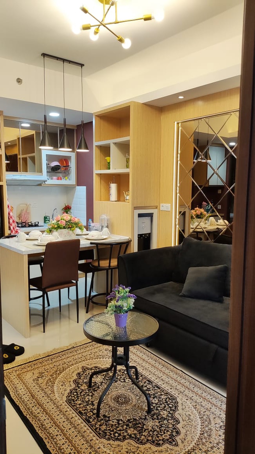 Rumah Bagus,dalam ruangan rapih di Bintaro Tangsel