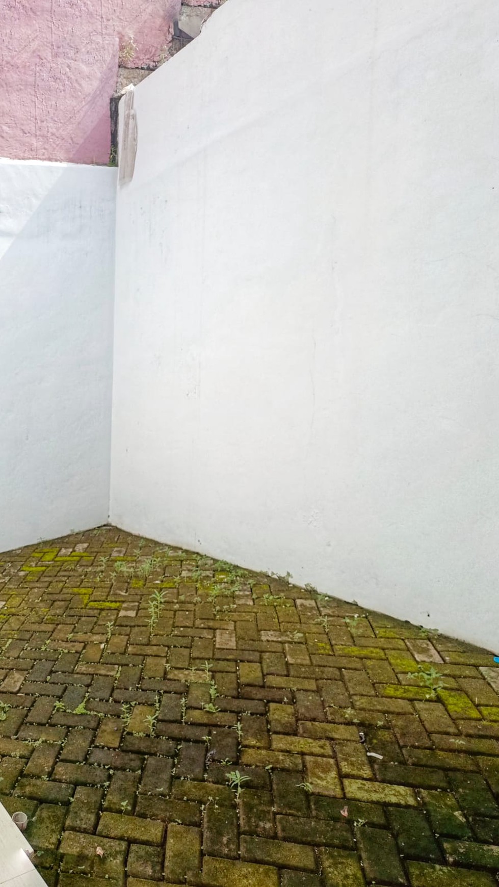 Rumah 1 lantai,luas tanah 120,keamanan di Graha Raya.