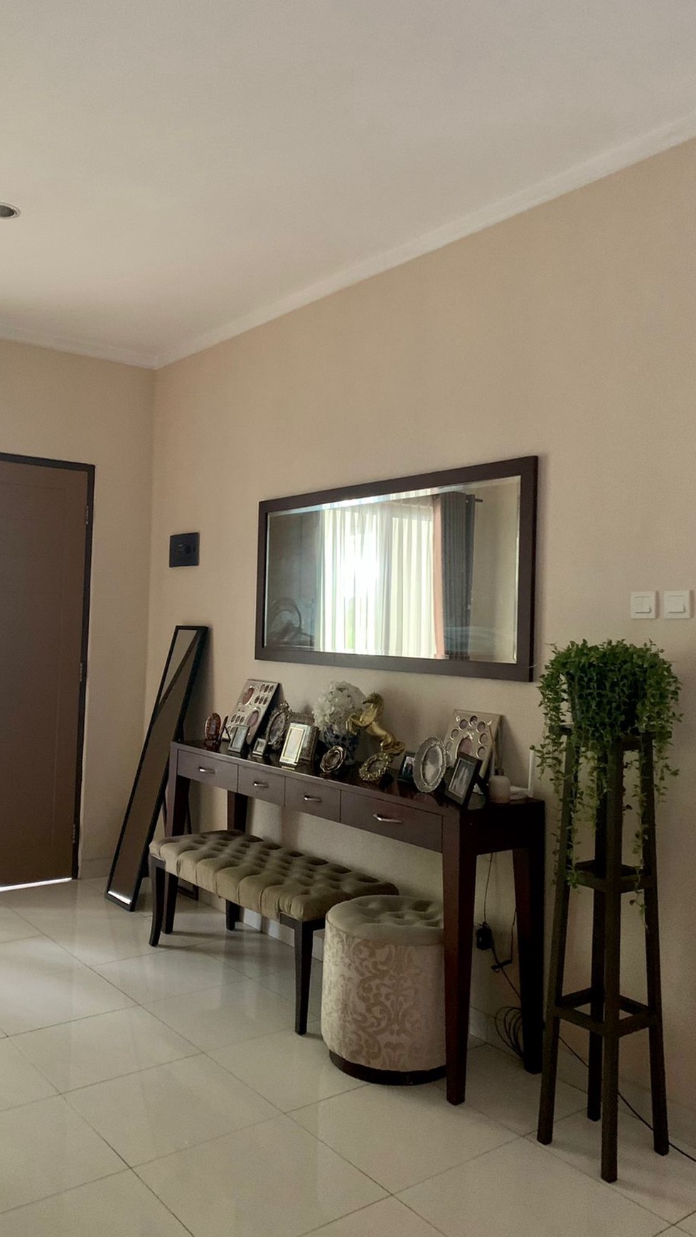 Rumah dalam ruangan rapih,bagus di Bintaro Jaya Tangsel.