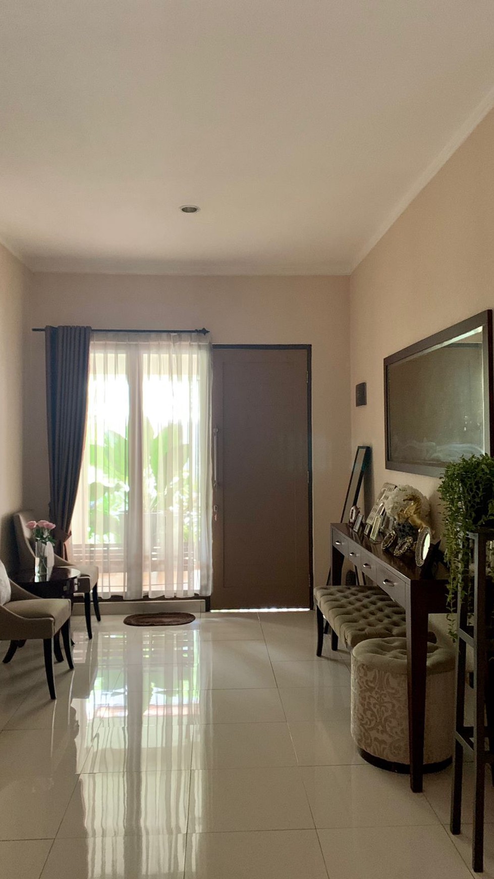 Rumah dalam ruangan rapih,bagus di Bintaro Jaya Tangsel.