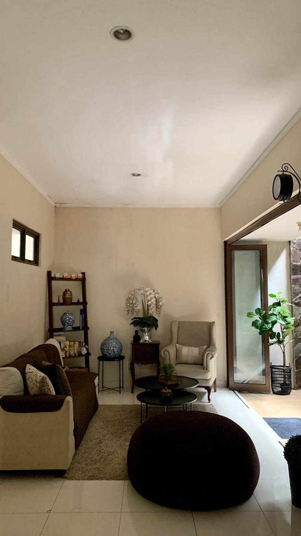 Rumah dalam ruangan rapih,bagus di Bintaro Jaya Tangsel.