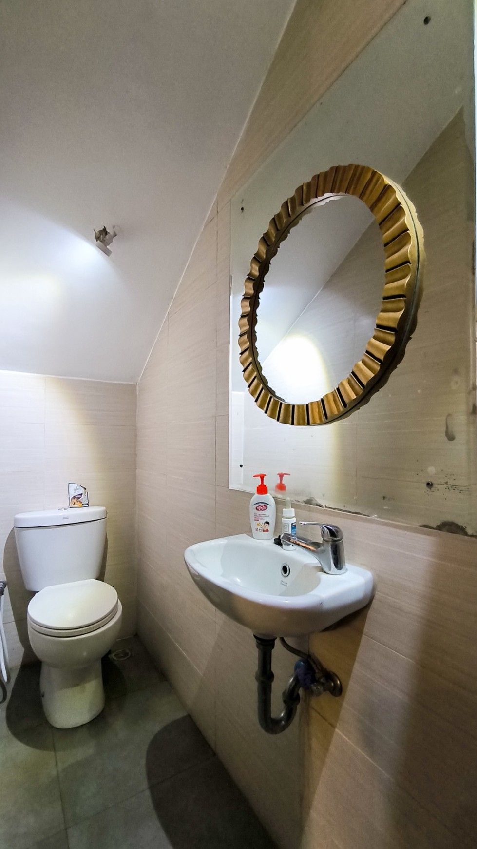 Rumah Mewah,nyaman,keamanan 24 jam di Bintaro Jaya 9