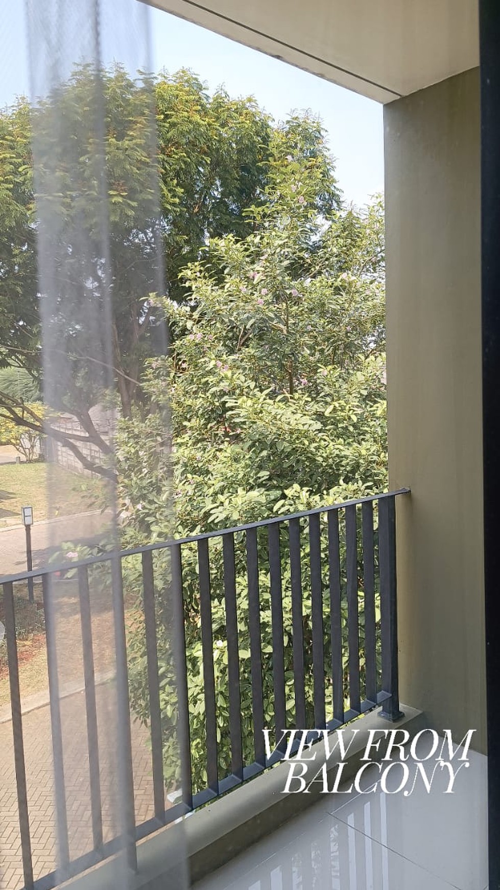 Rumah Cantik, Bagus,dalam ruangan rapih di Bintaro Jaya tangsel.