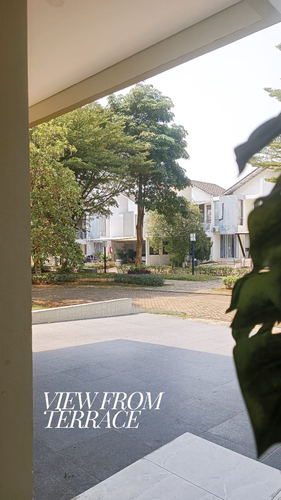 Rumah Cantik, Bagus,dalam ruangan rapih di Bintaro Jaya tangsel.