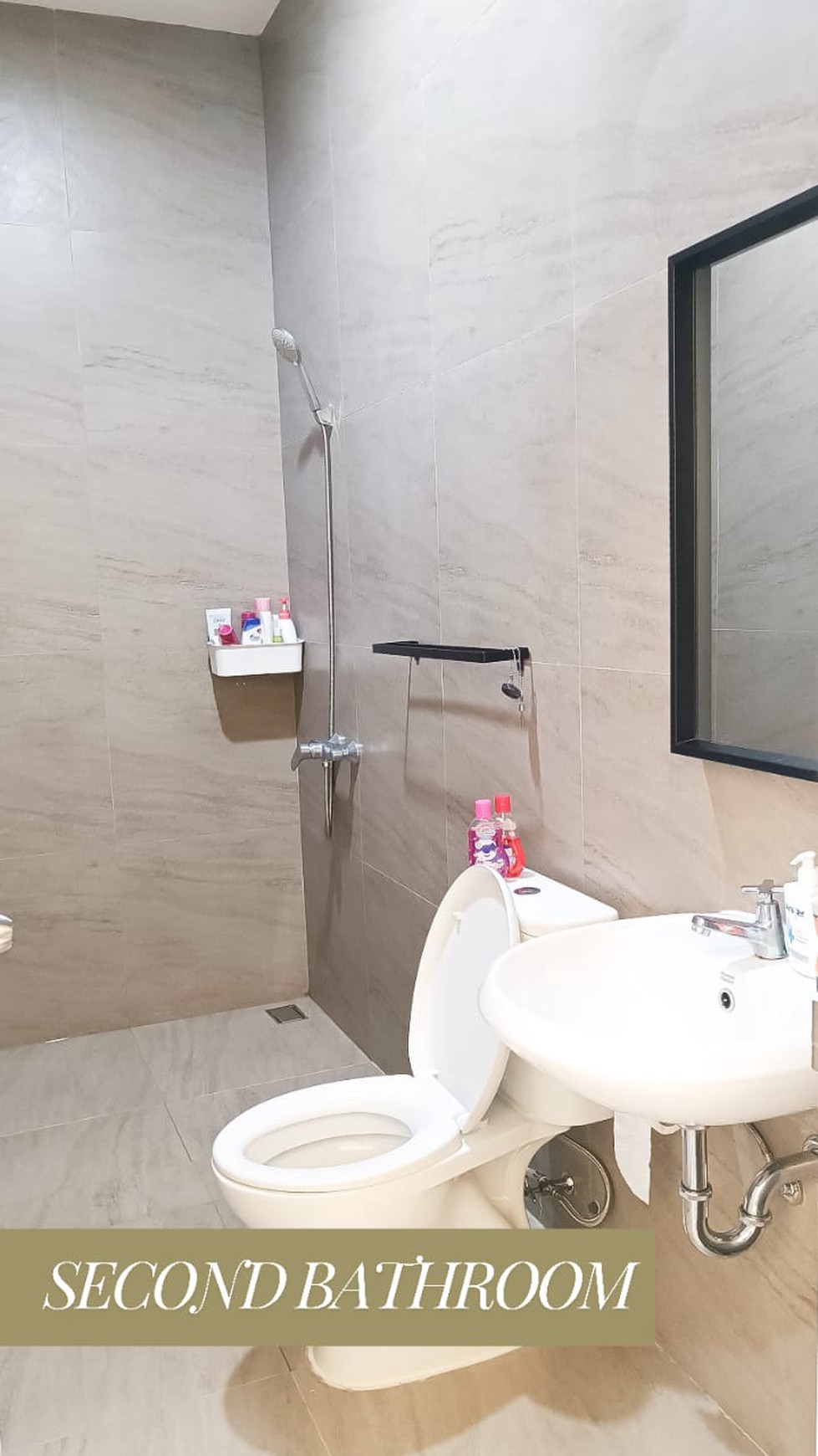 Rumah Cantik, Bagus,dalam ruangan rapih di Bintaro Jaya tangsel.