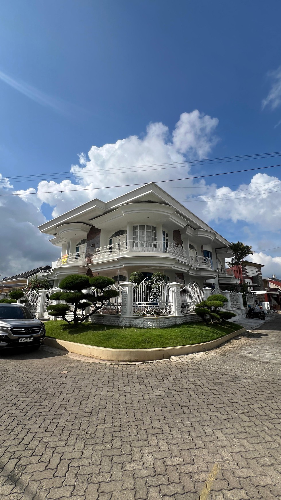 Dijual Rumah Mewah di Komplek Villa Citra, Bandar Lampung