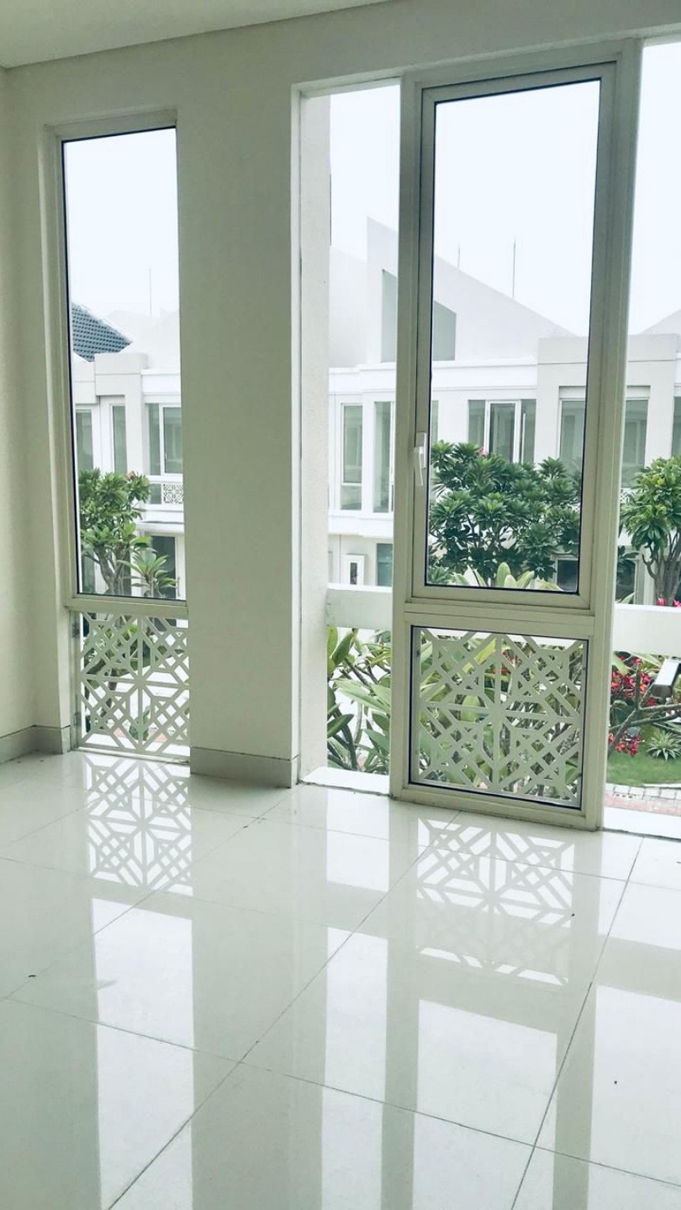 Disewakan rumah grand Pakuwon cluster Quesland Adelaide