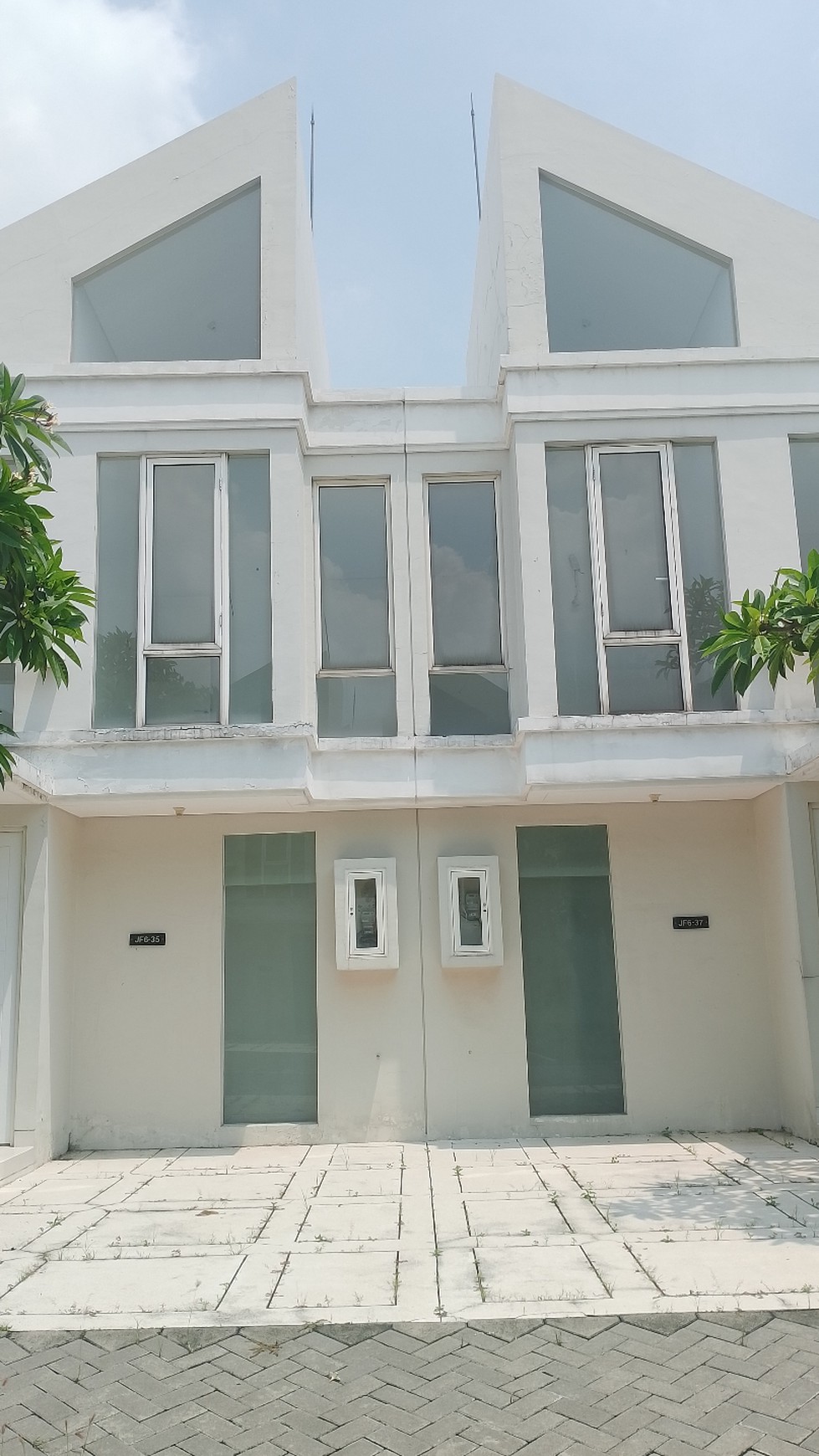 Disewakan rumah grand Pakuwon cluster Quesland Adelaide