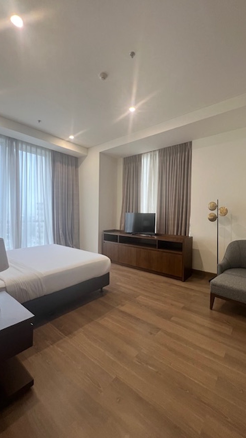 Luxury Apartment for Sale/Rent at The Pakubuwono Spring