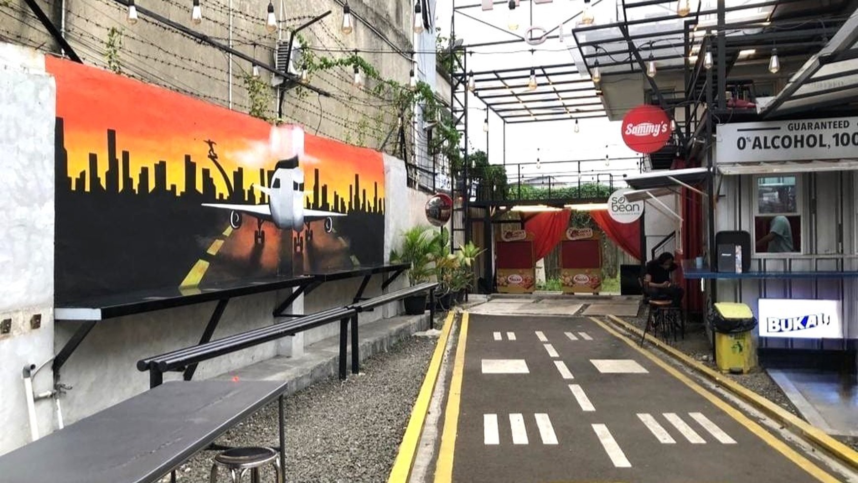 Disewakan Space/Tempat Usaha Cocok untuk Kuliner atau Coffee Shop di Ciputat