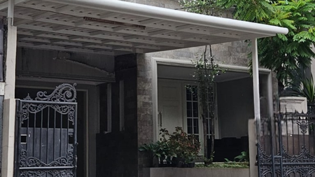 Rumah cantik, open concept, lokasi strategis, semi furnished, siap huni di Pejaten Barat