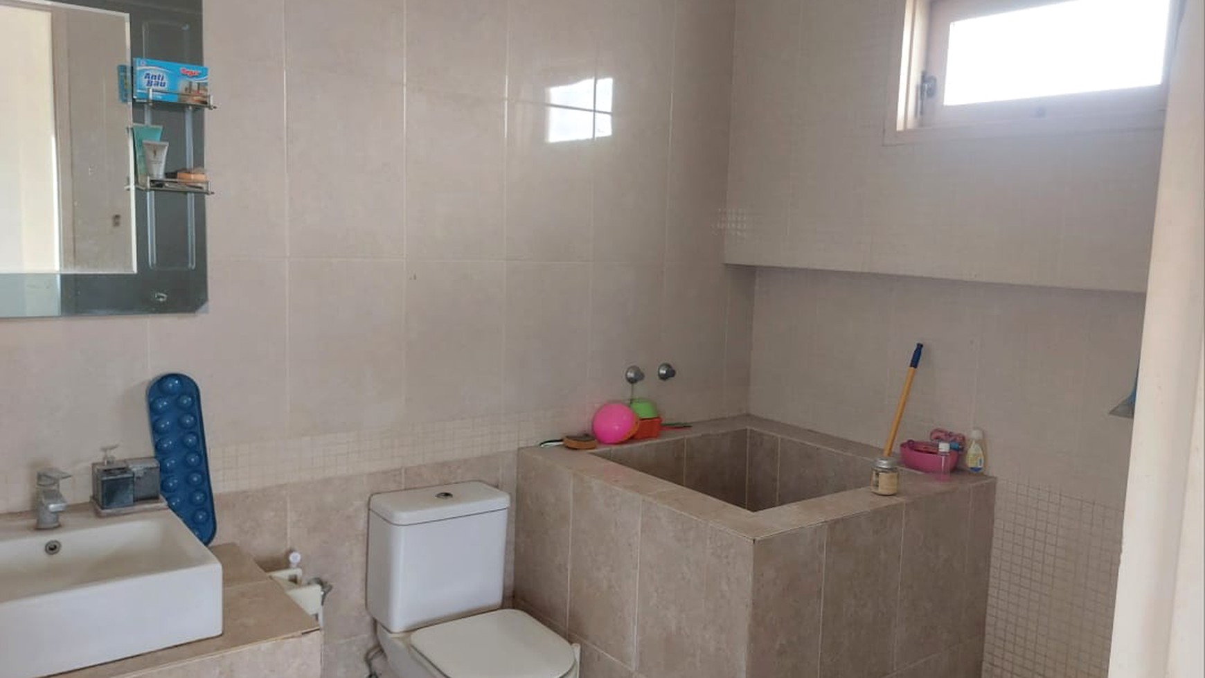 Rumah Bagus 2 Lantai dijual cepat siap huni di Villa Delima, Lebak Bulus