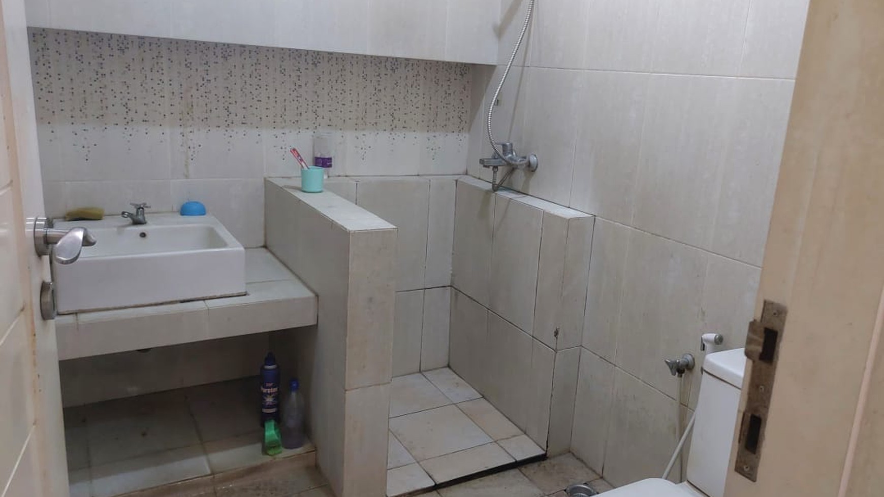 Rumah Bagus 2 Lantai dijual cepat siap huni di Villa Delima, Lebak Bulus