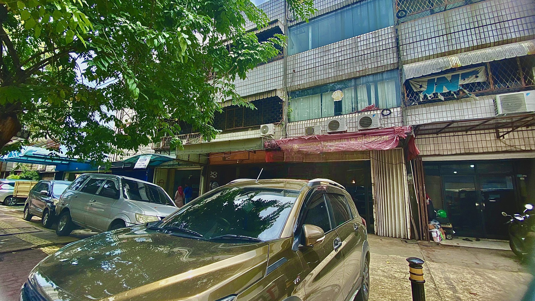 Ruko 3 lantai di Prof Dr. Latumenten tersedia jual beli, dan sewa