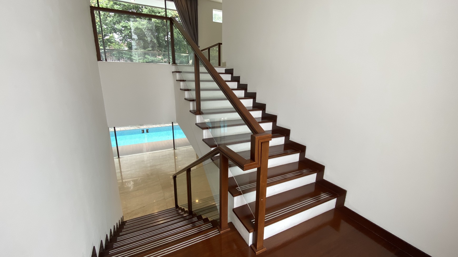 MODERN AND BEAUTIFUL HOUSE AT PEJATEN AREA