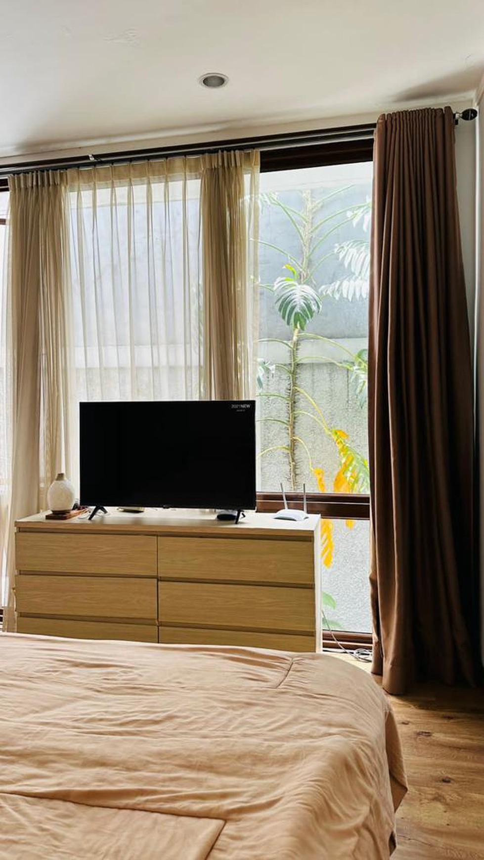 Rumah di Bintaro, sudah renov, type modern di Discovery Residence