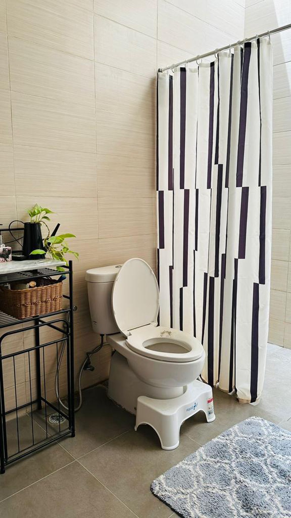 Rumah di Bintaro, sudah renov, type modern di Discovery Residence