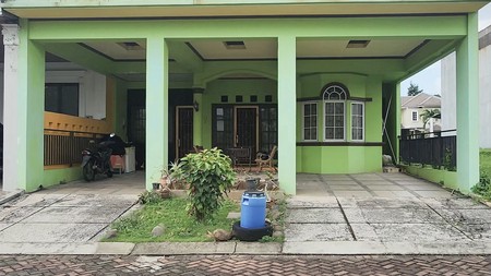 Rumah banyak kamar di Kota Wisata