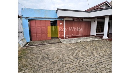 Dijual rumah besar