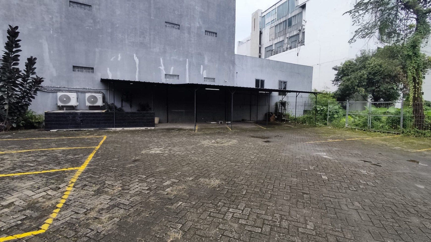 DIJUAL: Bangunan Usaha & Tanah Kosong, Kemang Raya, Jakarta Selatan