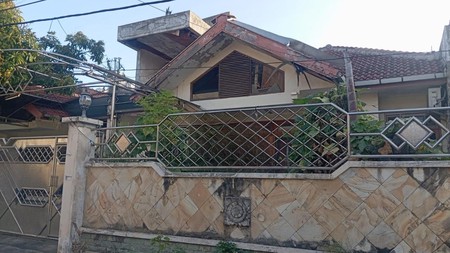 Rumah Hitung Tanah Simpang Darmo Permai Selatan