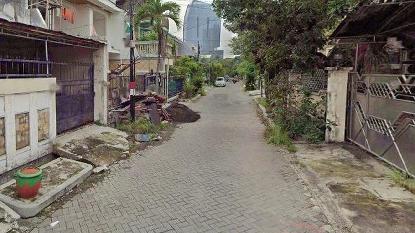 Rumah Hitung Tanah Simpang Darmo Permai Selatan