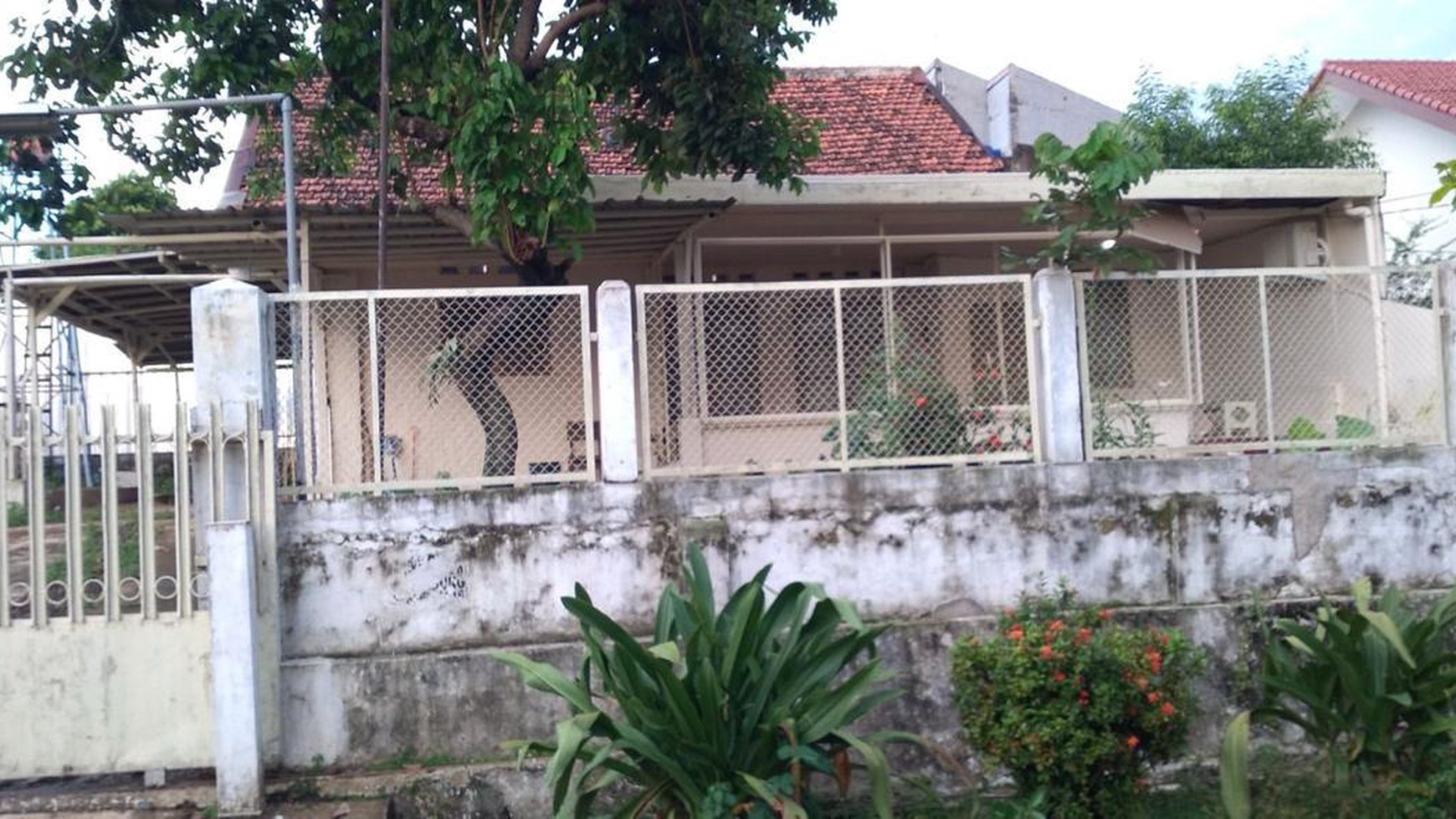 Rumah 1 Lantai. Bebas banjir. lokasi strategis di Cilandak