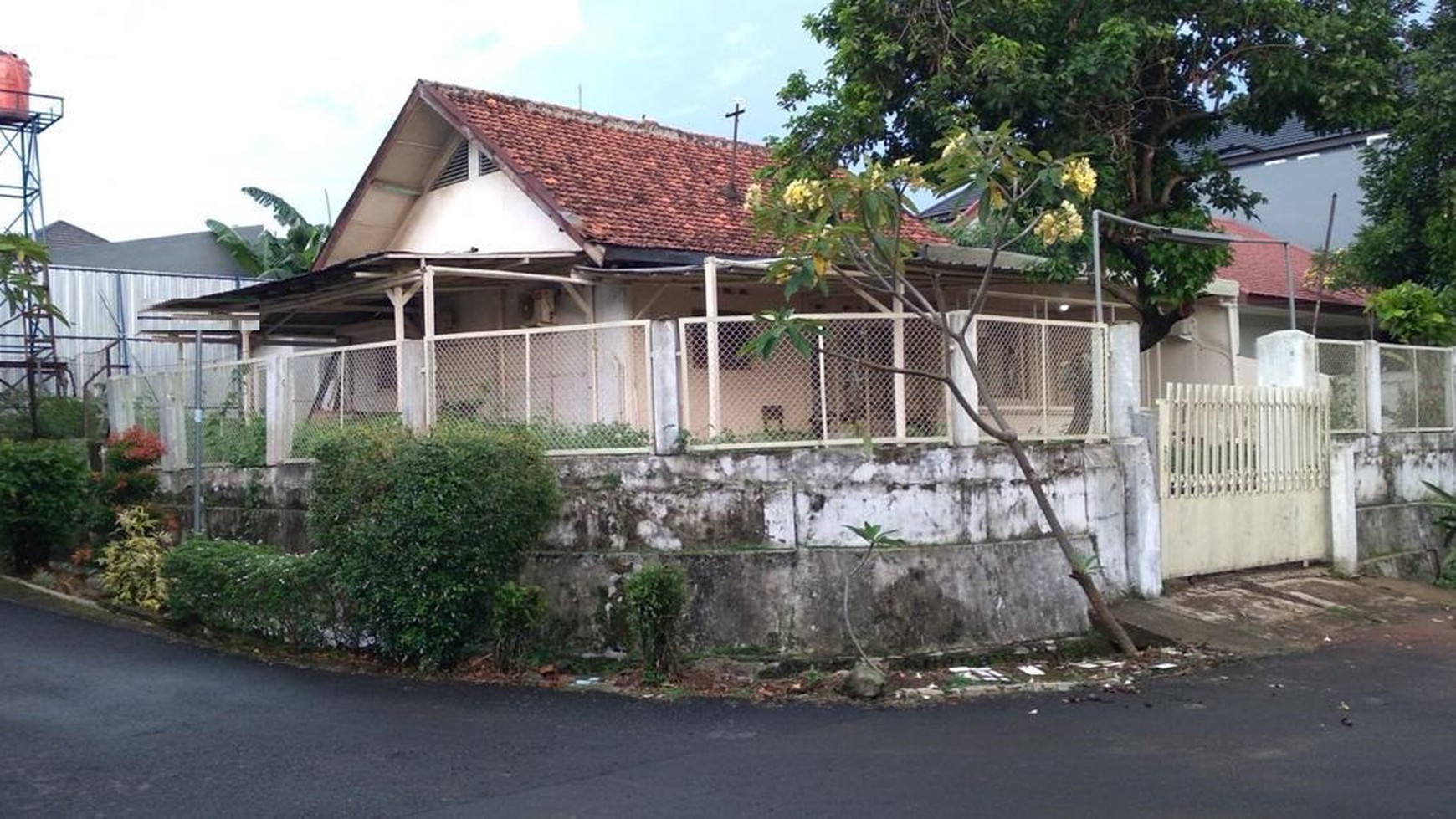 Rumah 1 Lantai. Bebas banjir. lokasi strategis di Cilandak