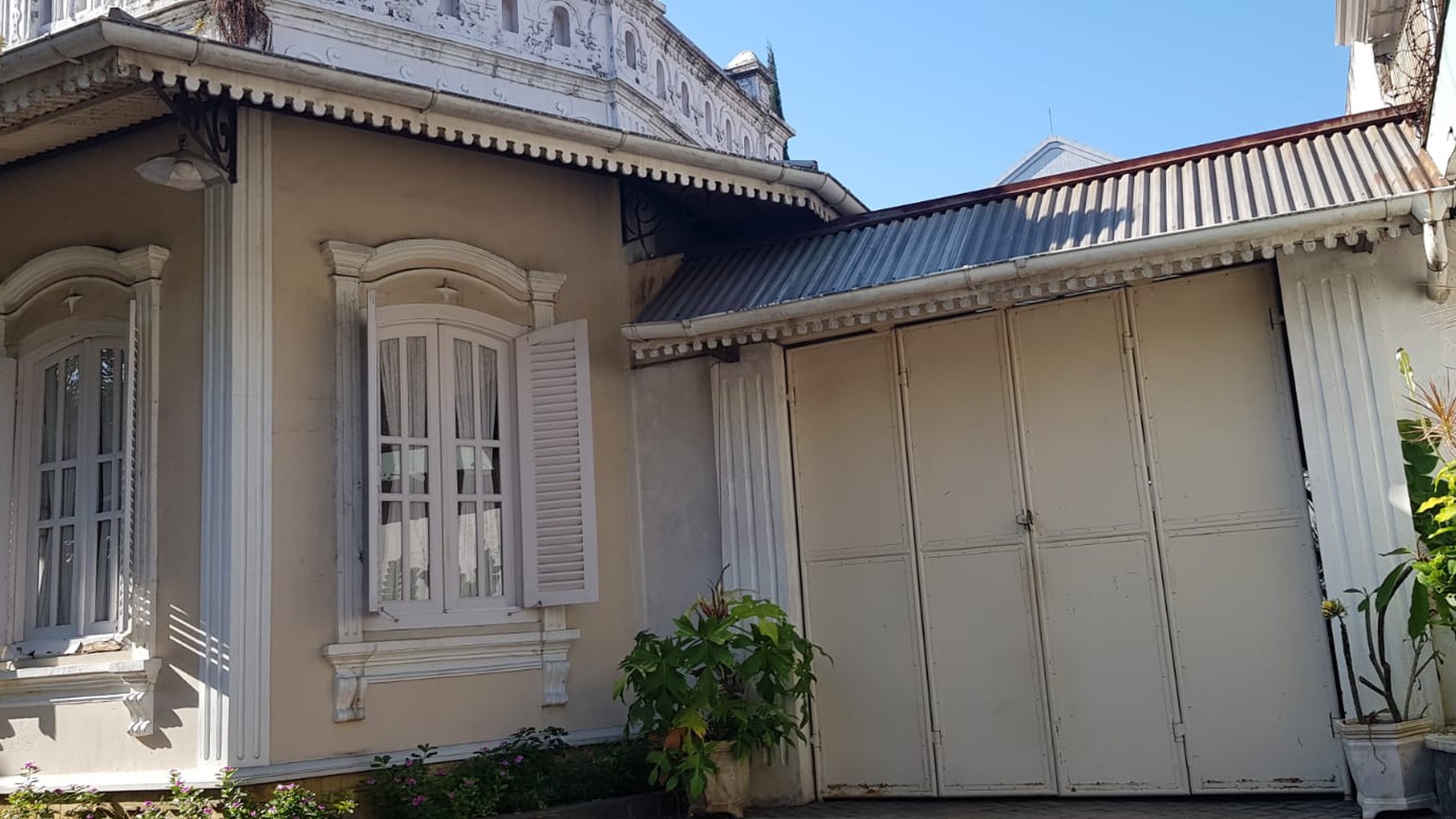 1863. Dijual rumah  Jln PB. Sudirman Batu