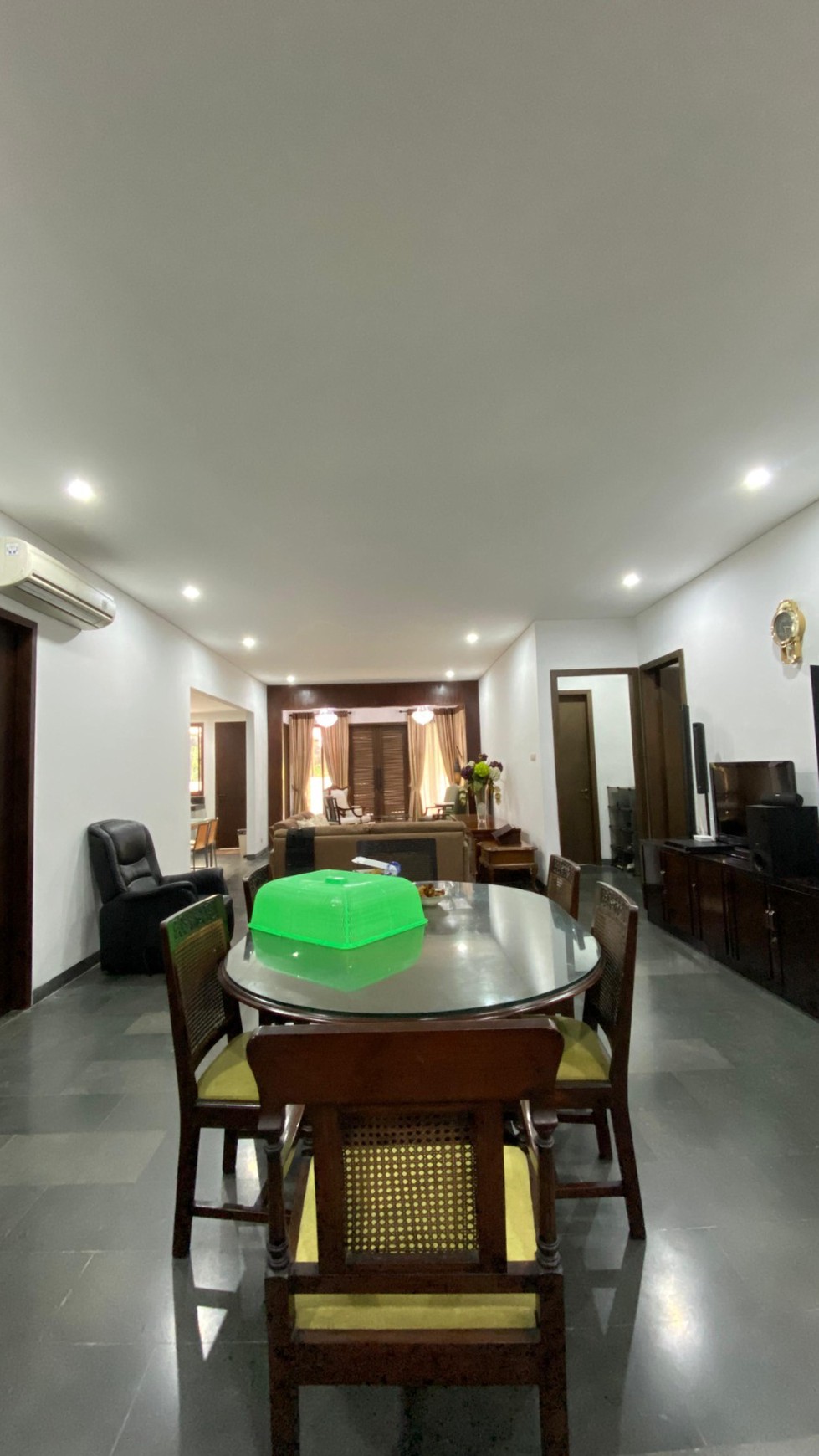 Lebak bulus villa cinere mas rumah rapih siap huni
