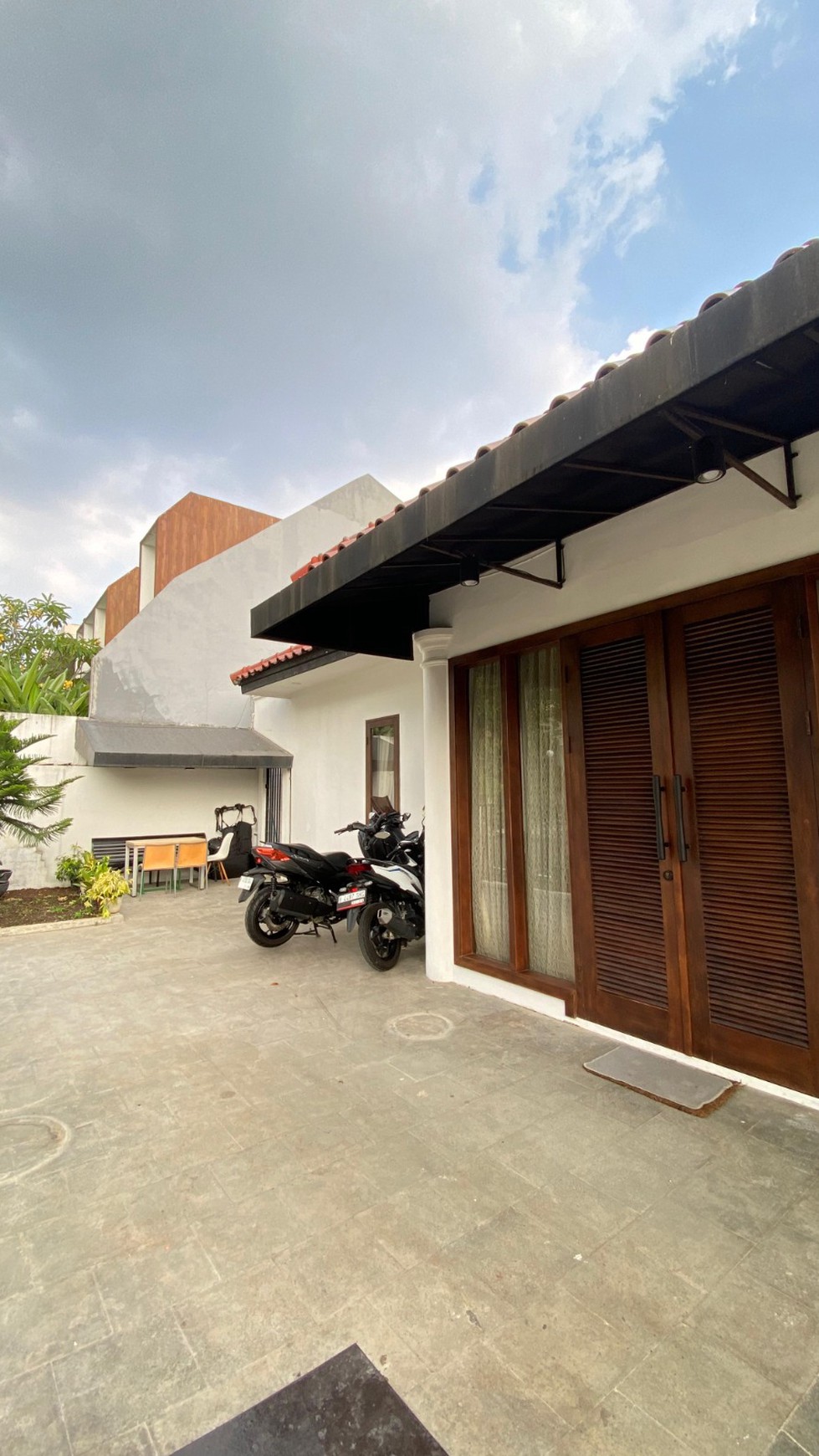 Lebak bulus villa cinere mas rumah rapih siap huni