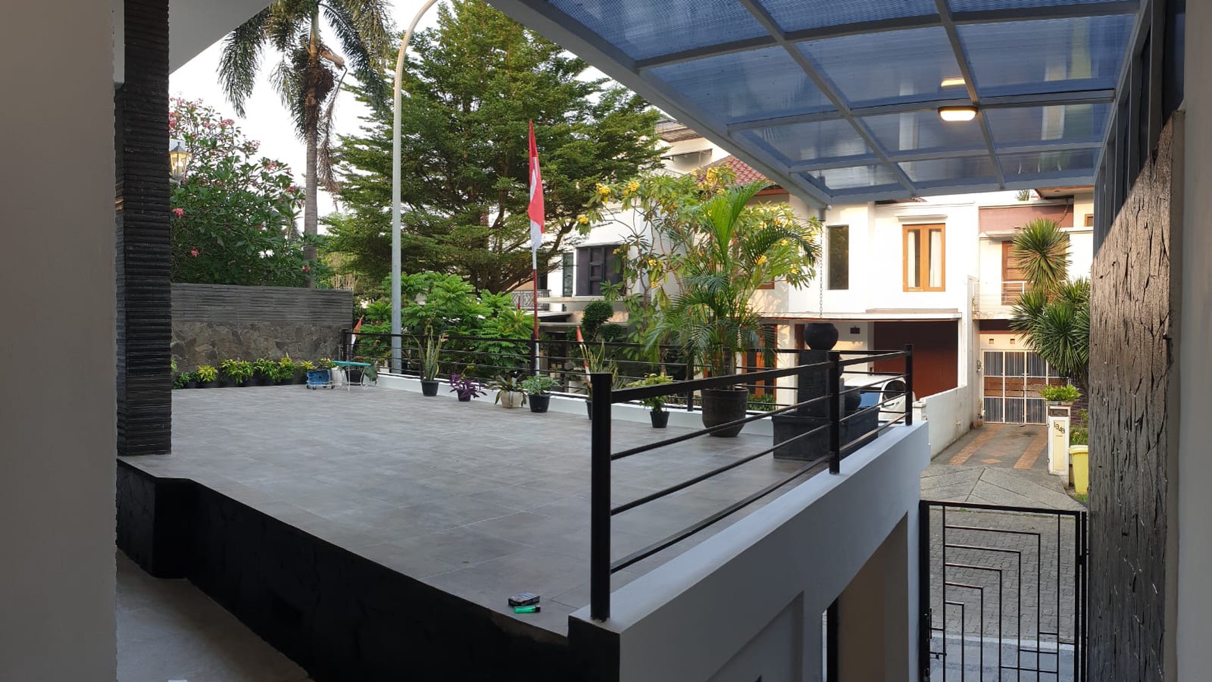Lebak bulus villa cinere mas modern minimais siap huni