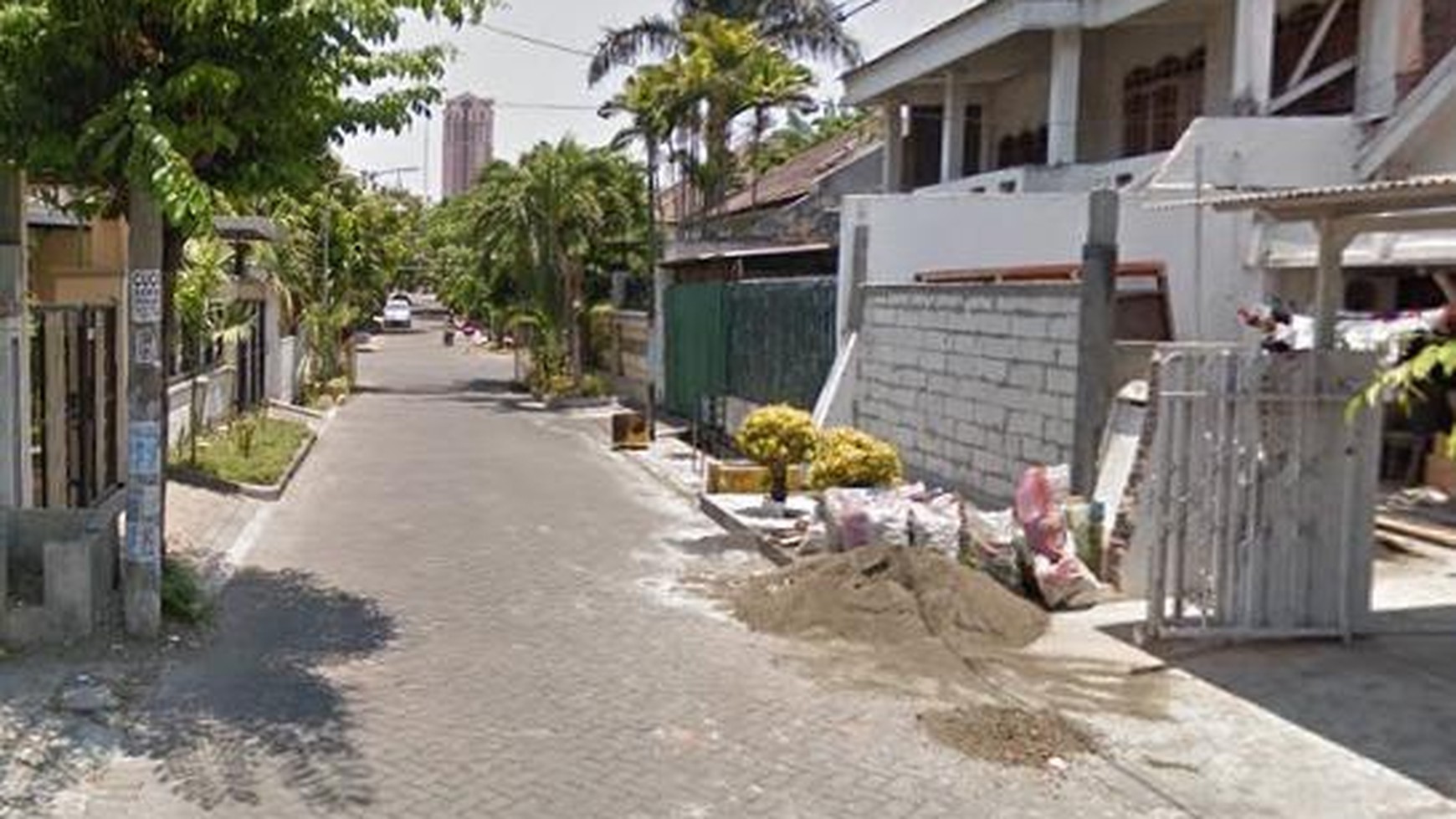 Rumah Sederhana Darmo Permai Selatan