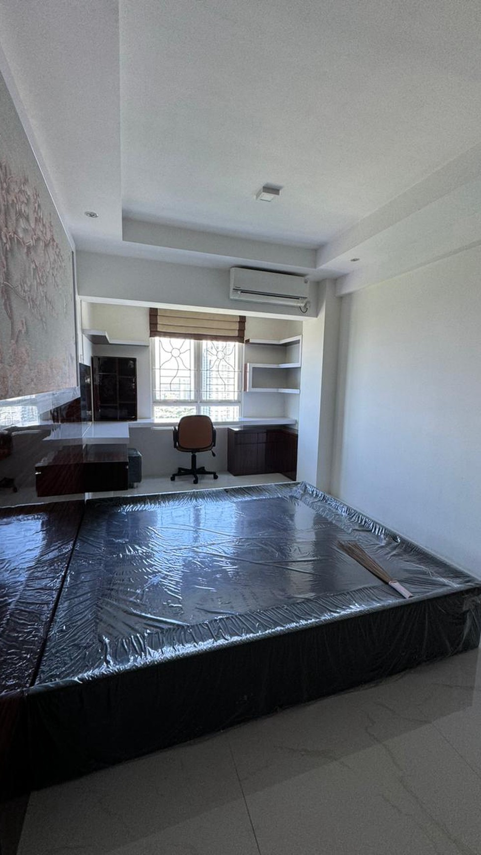 New Murah Dijual Apartemen Puncak Bukit Golf Tipe 4 Bedroom Renov Jadi 2 Bedroom Full Furnished Modern New Gress Dekat Pakuwon Mall, Fair Way Nine, Satoria Office Tower