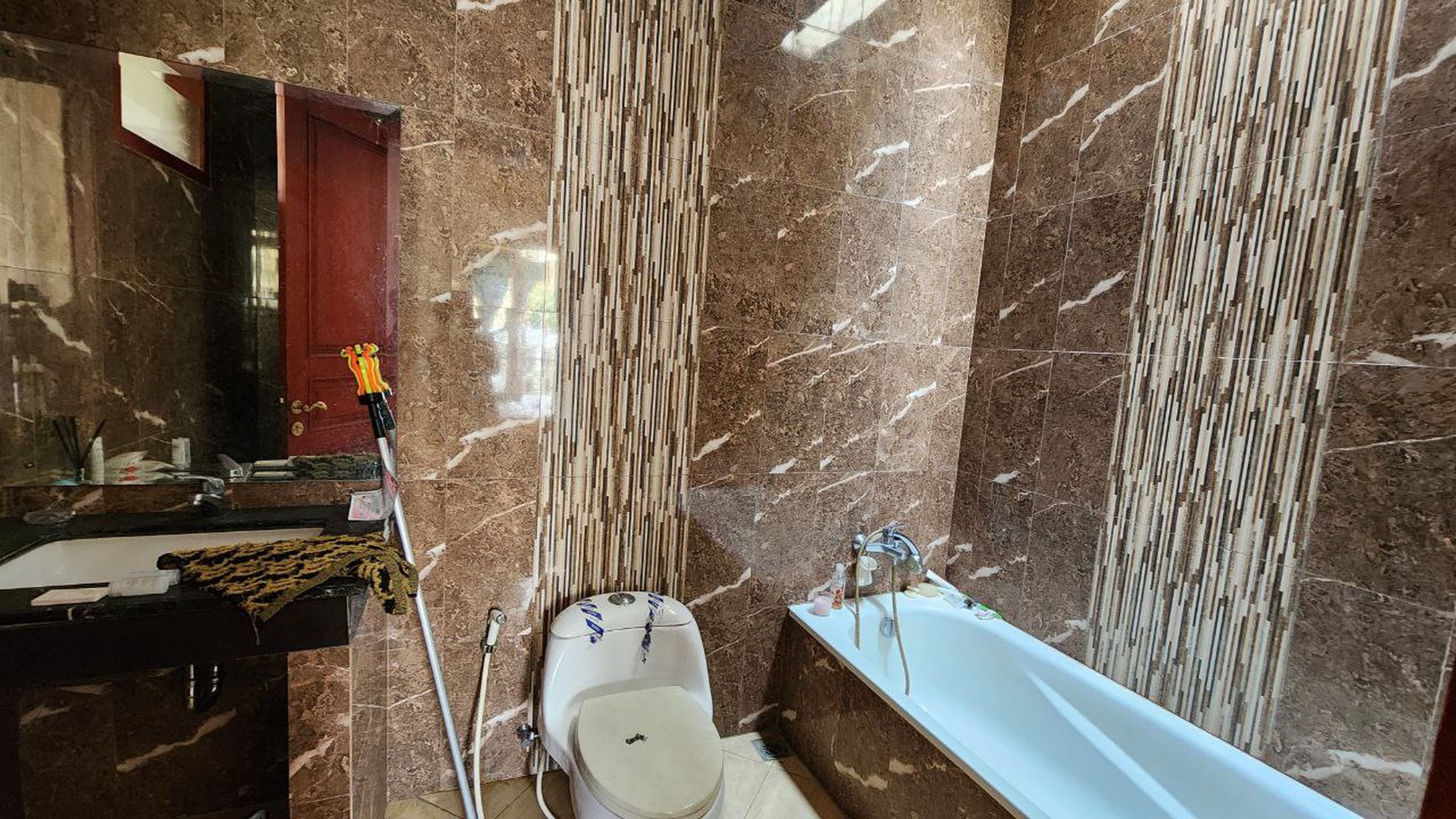 Rumah Hitung Tanah Area Cipete