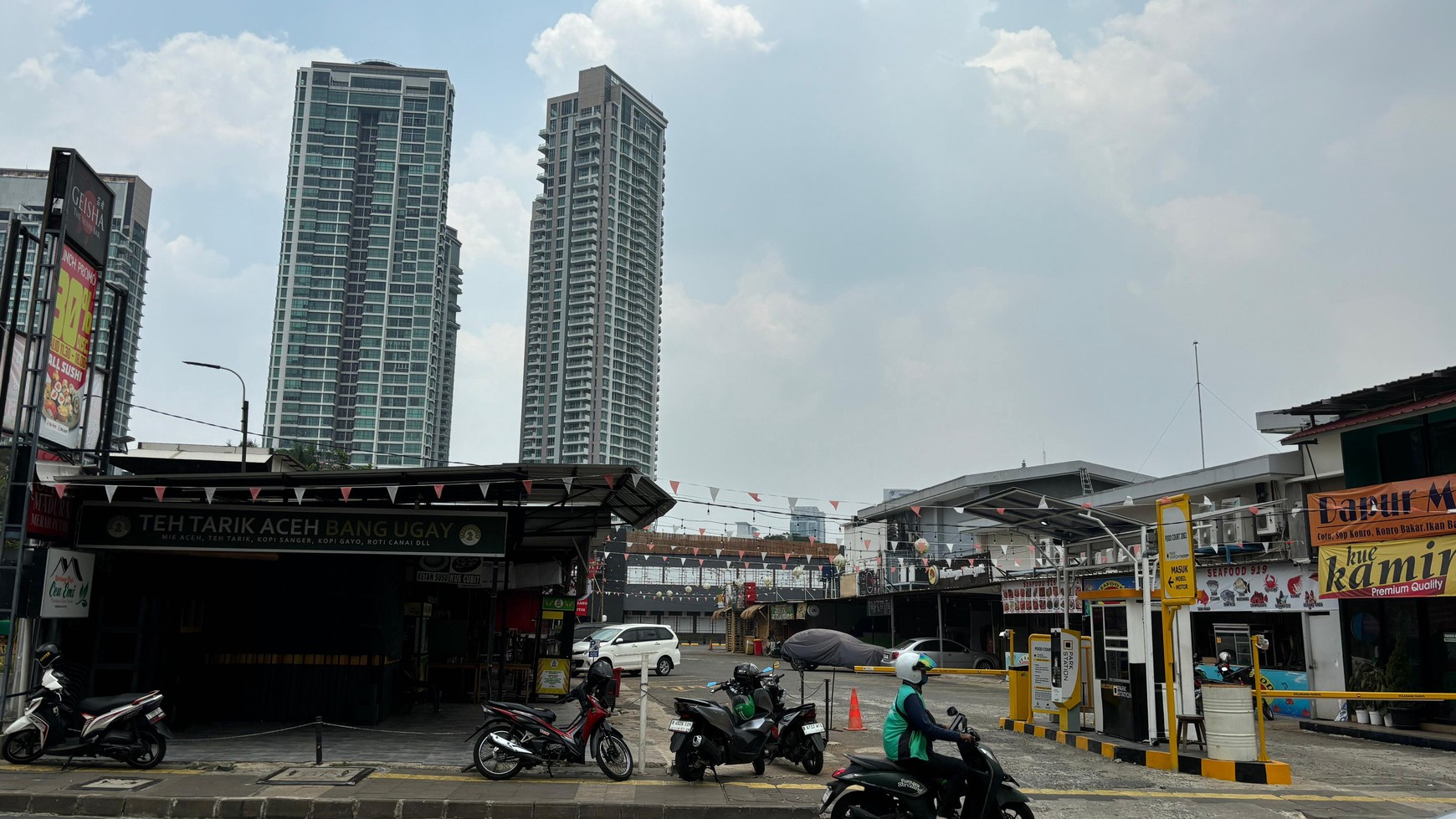 Rumah Hitung Tanah Area Cipete