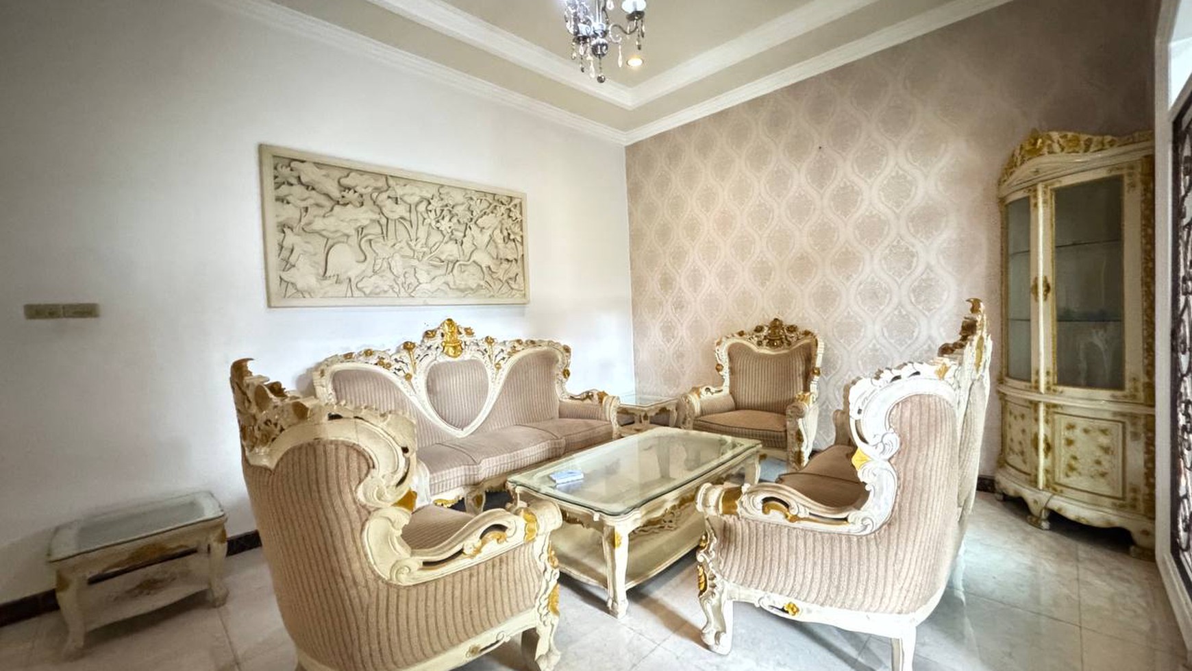 Lebak Bulus, Rumah megah siap huni dengan swimming pool & halaman luas