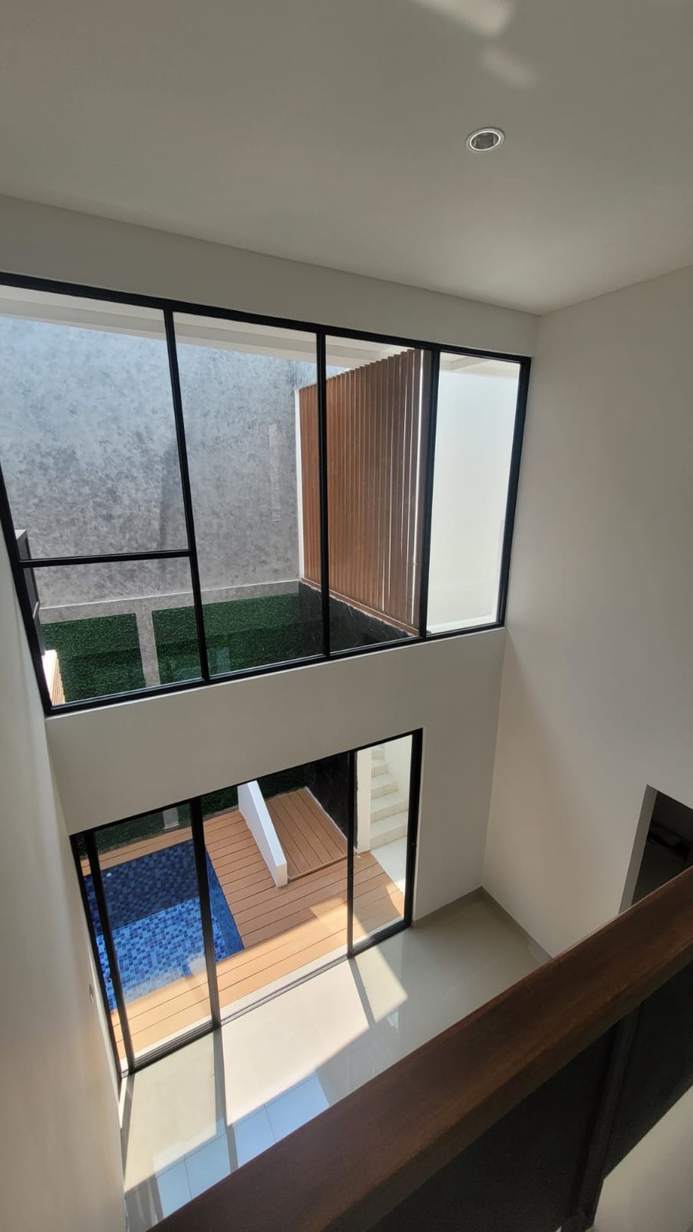Rumah Baru dengan Desain Mewah dan Lokasi Strategis @Mertilang