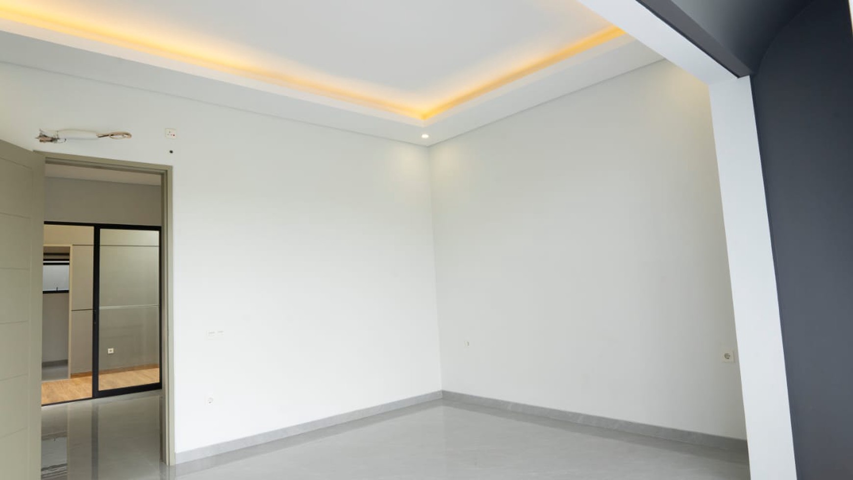 MURAH Dijual Rumah Baru Pakuwon City - San Antonio - Surabaya Timur - BONUS : SEMI Furnished Modern Baru
