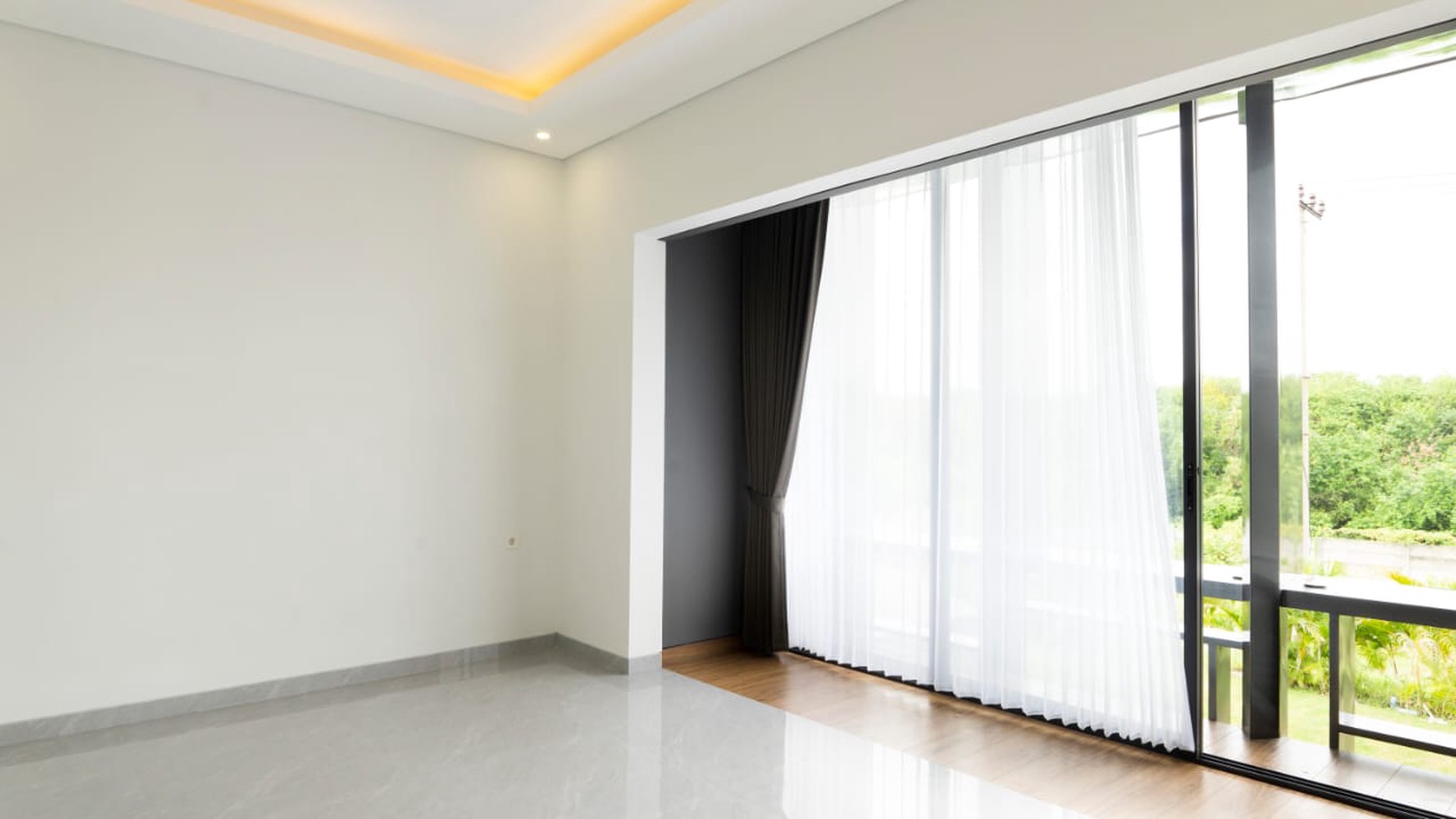 MURAH Dijual Rumah Baru Pakuwon City - San Antonio - Surabaya Timur - BONUS : SEMI Furnished Modern Baru