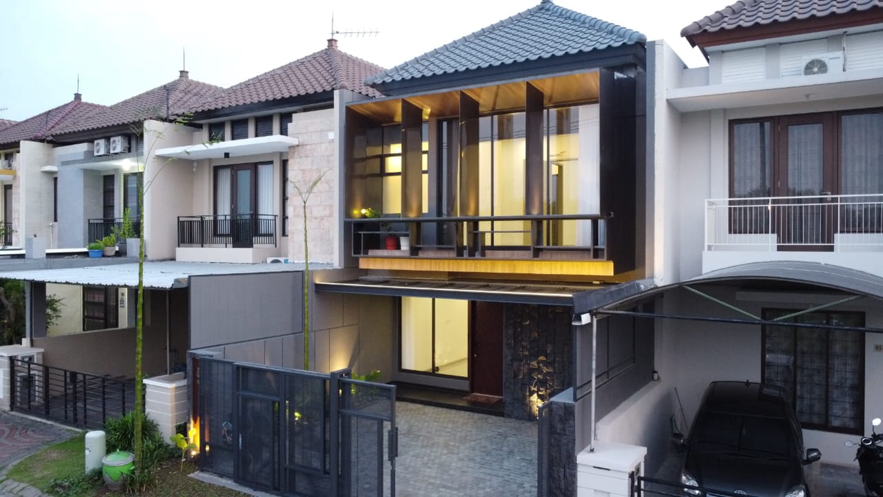 MURAH Dijual Rumah Baru Pakuwon City - San Antonio - Surabaya Timur - BONUS : SEMI Furnished Modern Baru