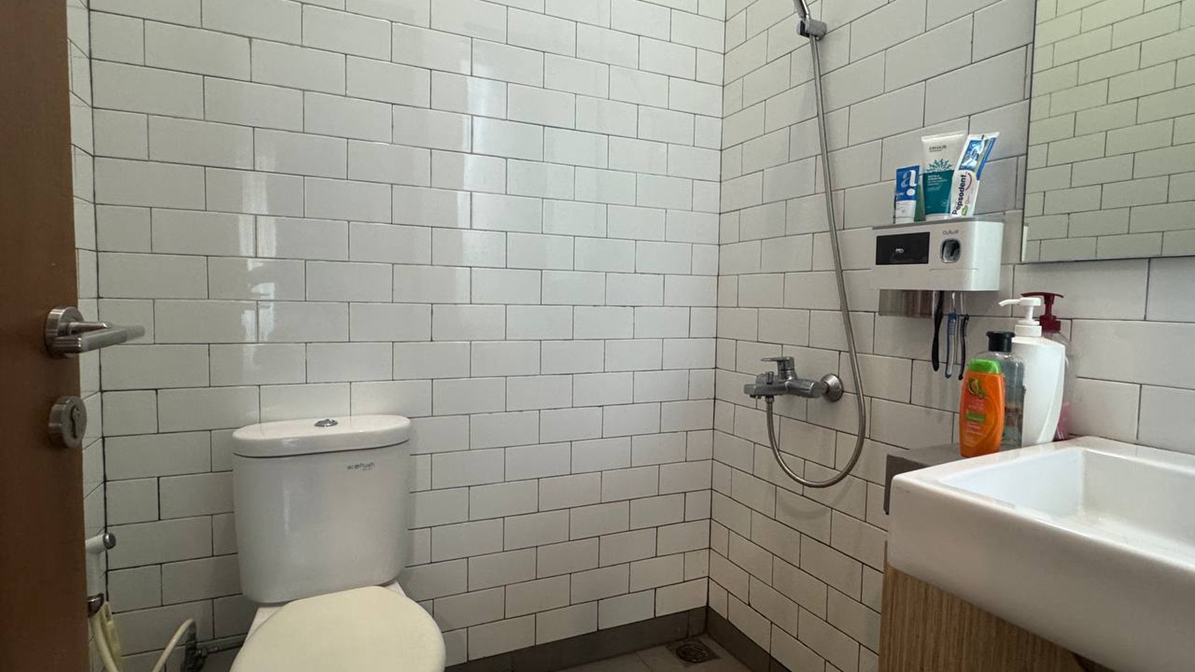 Jagakarsa dalam cluster kahfi 1 dekat pintu tol brigif depok antasari