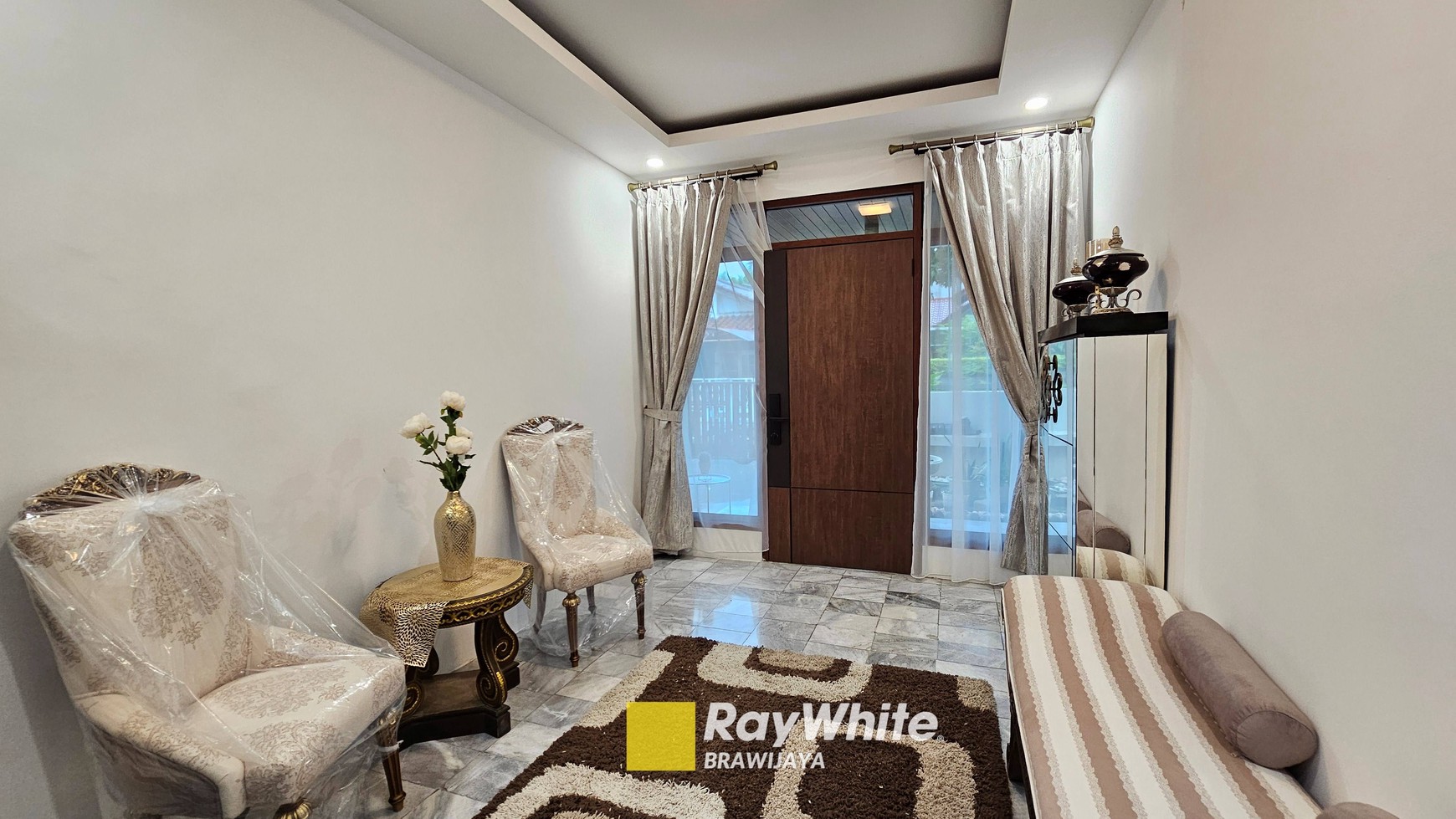 Newly renovated house di Bumi Karang Indah, Lebak Bulus, JakSel, Siap Huni, dekat MRT Lebak Bulus